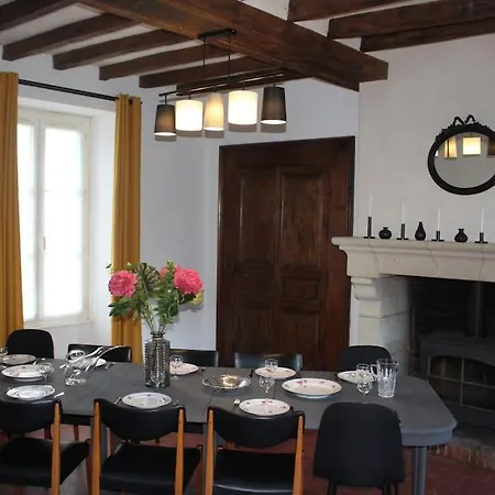 Des Hirondelles בית נופש *