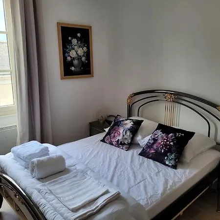 Des Hirondelles בית נופש