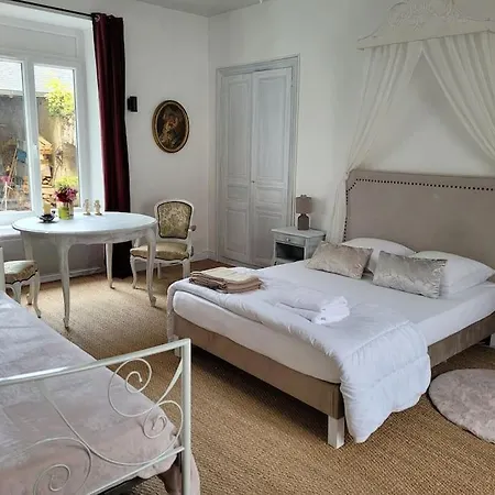 בית נופש Des Hirondelles Morannes sur Sarthe-Daumeray